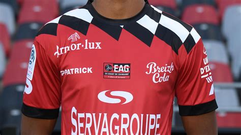 Natha L Julan Joueur De Guingamp D C De Dans Un Accident De La Route