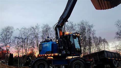 Volvo Ewr170e Digassist Steelwrist Laying Out Gravel YouTube