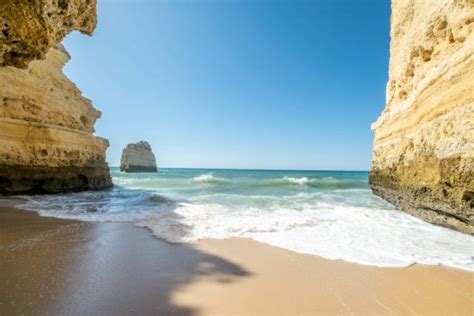 La playa de la Marina Algarve una de las 100 playas más bellas del