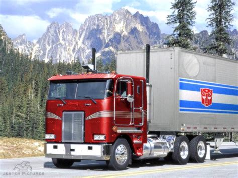 Transformers 4 First Look At The New And Improved Optimus Prime Truck