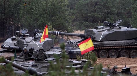 Así Operan Los Tanques Leopard Españoles A Solo 200 Kilómetros De La Frontera Rusa