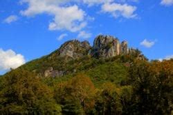 8 Popular Seneca Rocks Hiking Trails & Nearby Trails