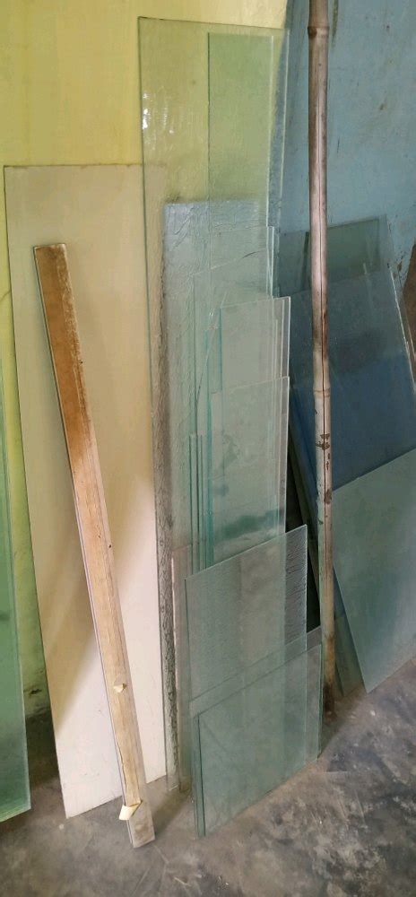 Transparent 12 Mm Plain Glass For Partition Size 3x5 Feet At 160