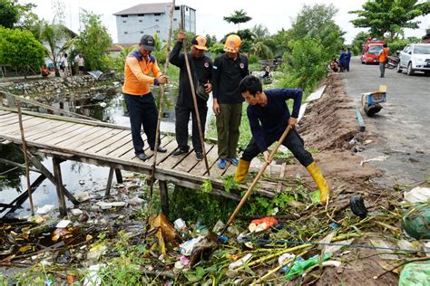 Infopublik Pungut Sampah