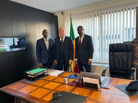 Diplomatie Lambassadeur Du Mali En Belgique Rend Visite Au Consul