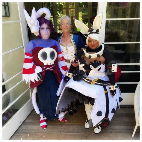 A Cool Mom Jamie Lee Curtis Officiated His Daughter Ruby S Cosplay