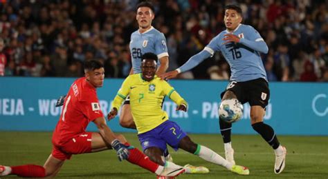 A qué hora juega Uruguay vs Brasil qué canal transmite y dónde ver