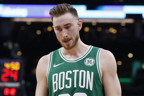 Gordon Hayward leaves Hawks game with strained neck - CelticsBlog