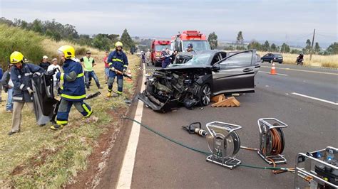 Grave Acidente Na Pr Deixa V Tima Presa S Ferragens Cobra News