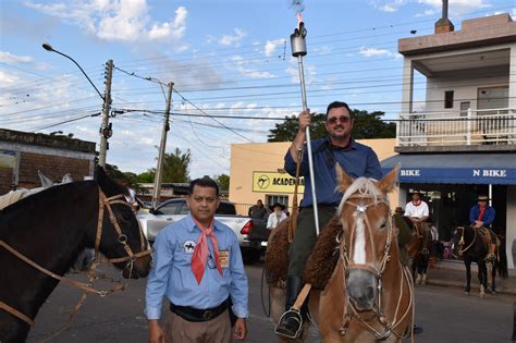 Desfile Farroupilha Celebra Etnias Do Ga Cho Estouro De Tropa Fica Em