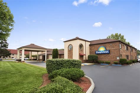 Days Inn by Wyndham Middletown | Middletown, OH Hotels