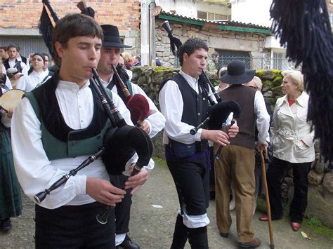 El Traje Regional Gallego Historia Y Elementos Que Lo Componen