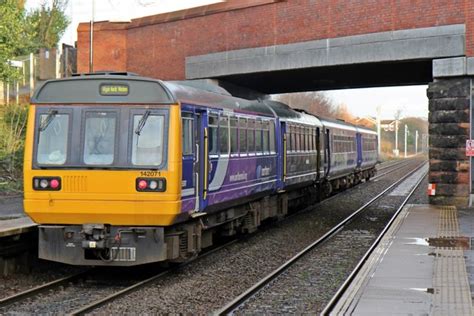 Northern Rail Class 142 142071 © El Pollock Cc By Sa 2 0 Geograph Britain And Ireland