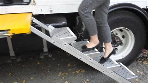 Steps For Pickup Trucks (Aluminum Side Steps)