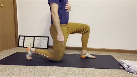 1 2 Kneeling Hip Flexor Quad Stretch YouTube