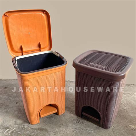 Jual Tempat Sampah Injak Rotan Tabitha Harmony L Coklat Muda