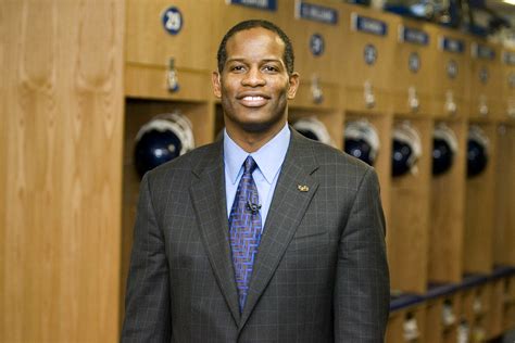 Turner Gill Named Mac Coach Of The Year University At Buffalo