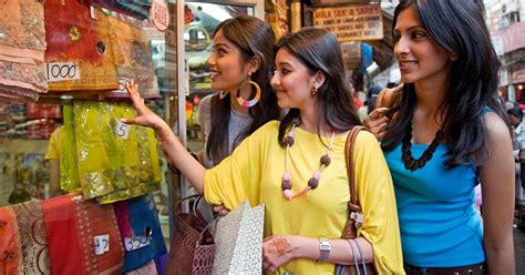 11 Best Shopping Places In Delhi For The Shopaholic In You