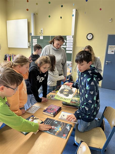 Projekt Vorlesetag Finanziert Von Demokratie Leben Meulenwald Schule