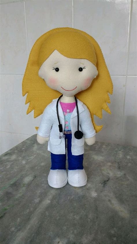 Bonecos médicos no Elo7 arterosana E91579 Felt Toys Tiara Doll