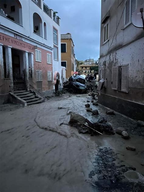 Nuova Alluvione A Casamicciola Devastata Piazza Bagni Isola Verde Tv