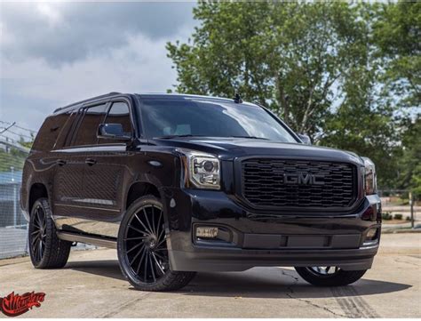 2018 Gmc Yukon Denali Xl In Black Luxury Suv