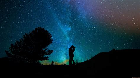 Couple Is Hugging Each Other Under Starry Sky HD Couple Wallpapers | HD ...