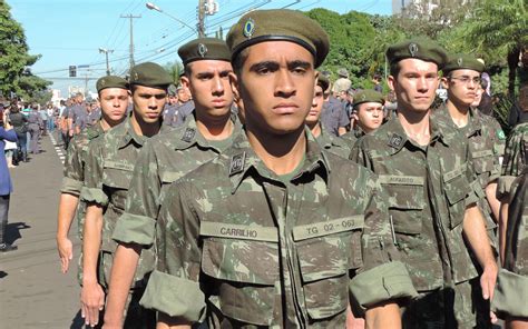 Desfile celebra a Revolução de 1932 em Presidente Prudente FOTOS