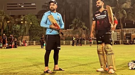 Ipl 2022 Virat Kohli Imitates Rashid Khans Batting Style In Hilarious