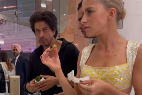 Shah Rukh Khans Photo Relishing Paan At Nita Ambani Event Goes Viral