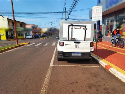 Motociclista Sofre Fraturas Ap S Colidir Na Traseira De Ve Culo Na Vila