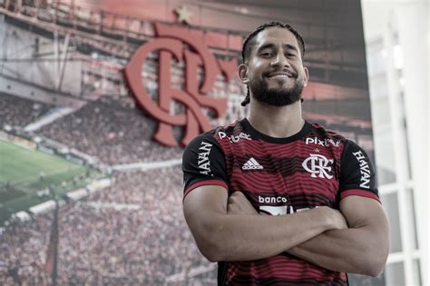 Aos Anos Zagueiro Pablo Oficializado Pelo Flamengo Vavel Brasil