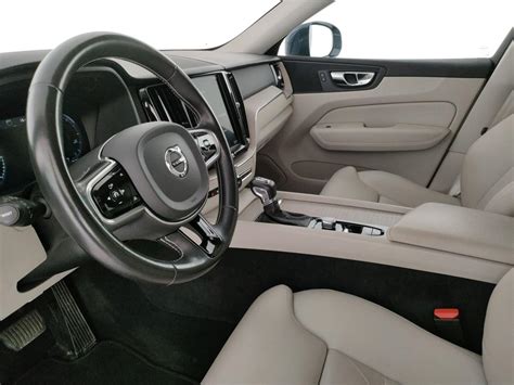 Acquista online VOLVO XC60
