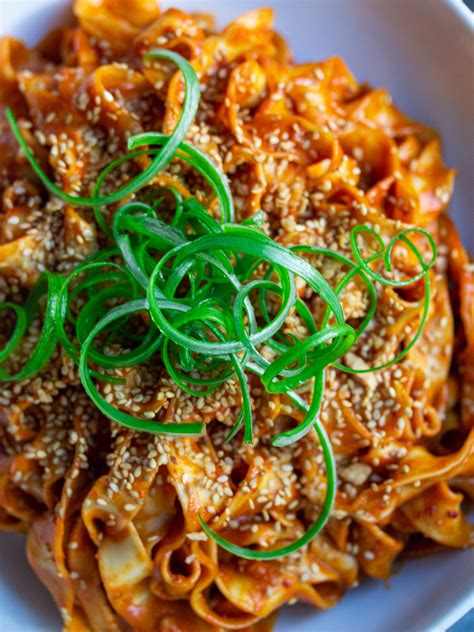 Minute Peanut Gochujang Noodles Eat Figs Not Pigs