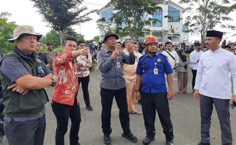 Pj Wako Pekanbaru Pastikan Tidak Ada Lagi Api Di Gedung B