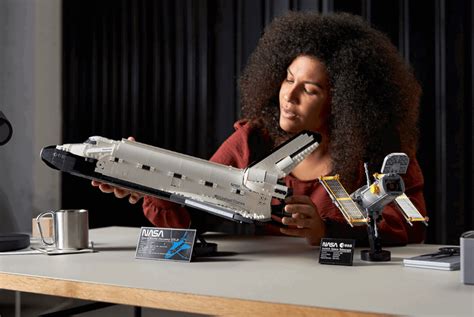 LEGO adds the NASA Space Shuttle Discovery to its lineup of space ...