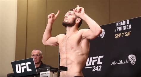 Khabib Has To Strip Naked To Make Weight For Dustin Poirier Fight At