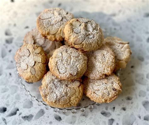 Easy 6 Ingredient Classic Greek Almond Cookies Recipe ...