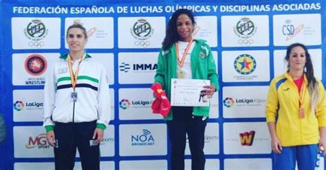 Lucha La Deportista Del Club Munoa Naiomi Matthews Logra El Oro En