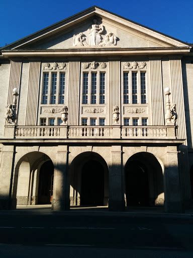 Mozarteum Großer Saal Portal in Andräviertel Salzburg Austria Ingress