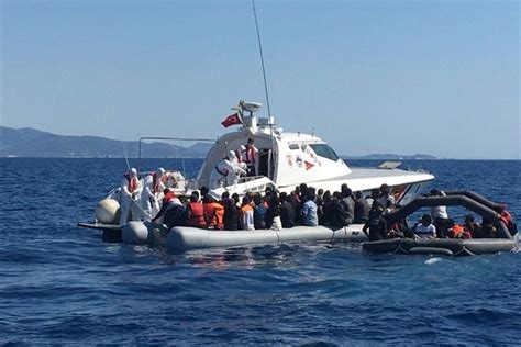 Turkish Coast Guard Rescues 52 Irregular Migrants Off Turkeys Western