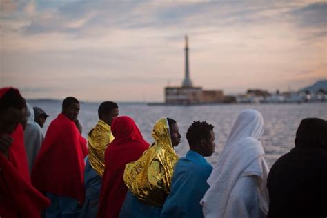 Fl Chtlinge Italien Meldet Mehr Als Bootsfl Chtlinge Seit