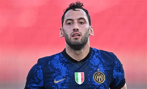 Calhanoglu L Inter Aspetta Il Turco E Inzaghi Lo Rilancia Domenica Il