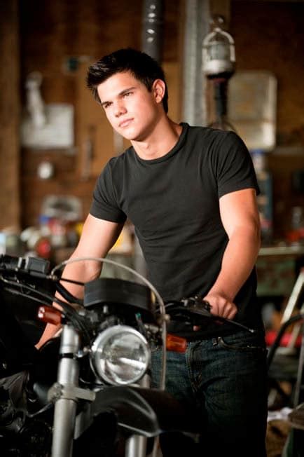 Taylor Lautner as Jacob Black - Movie Fanatic