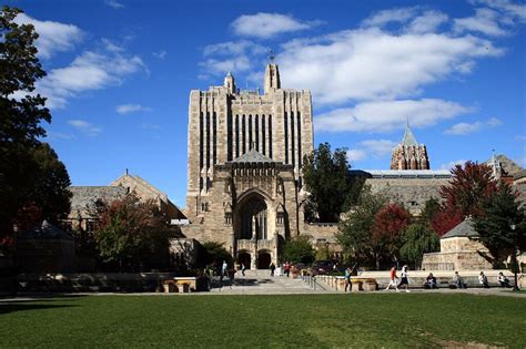 Harvard E Yale Qual Universidade Da Ivy League é A Melhor