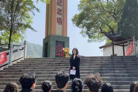 设计艺术学院学生第二党支部开展“学党史，祭英烈，忆初心”主题党日活动 景德镇陶瓷大学 设计艺术学院