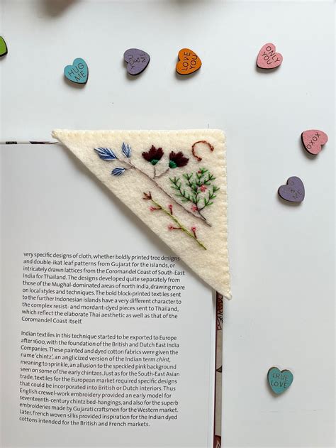 Floral Felt Corner Bookmark Hand Embroidered Bookmarks Book Etsy Canada