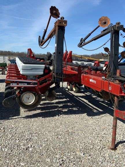 White 6180 16 Row No Till Corn Planter Langham Auctioneers