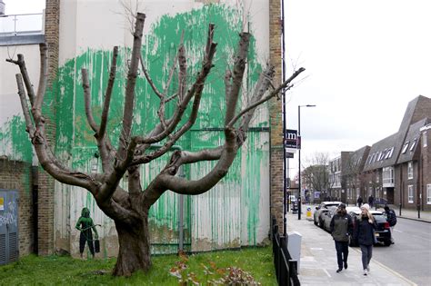 El Rbol Desmochado Que Inspir El Ltimo Mural De Banksy Internacional