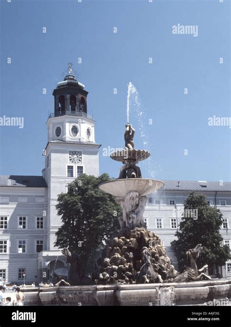 Residenz Fountain Hi Res Stock Photography And Images Alamy